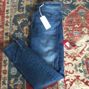 NWT AG Farrah Skinny Ankle Jean